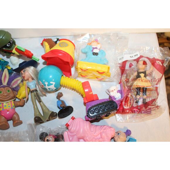 Massive Vintage McDonald Random Toy Lot - Picture 5 of 6